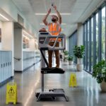 JLG lance le LiftPod® Quick Fold Lift, une nouvelle solution pour les travaux en hauteur en intérieur