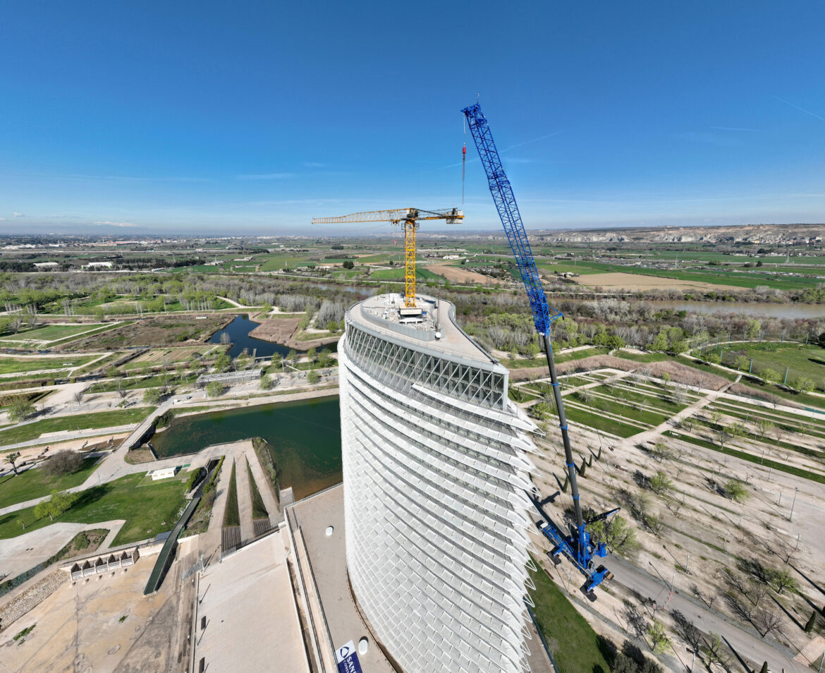 La Torre del Agua de Saragosse se modernise avec l&rsquo;appui de grues Liebherr
