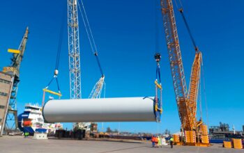 Pologne : Sarens accompagne les expéditions de tours éoliennes offshore depuis Gdańsk