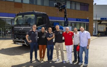 Volvo repousse les limites de l'électrique avec un FMX 32 tonnes équipé de la plus puissante grue Fassi jamais installée sur un porteur zéro émission