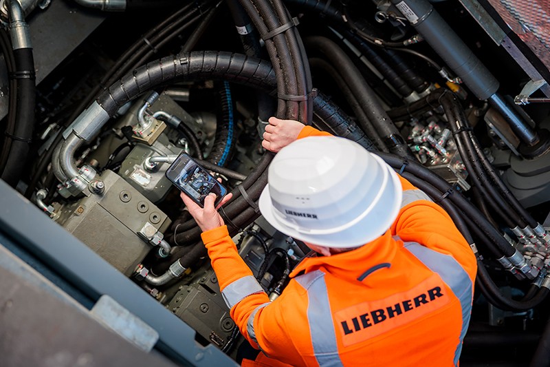 Liebherr lance Parts Assistant, l’application qui révolutionne la gestion des pièces détachées