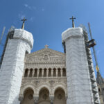 Fourvière prend de la hauteur : TUBESCA-COMABI déploie un échafaudage XXL pour restaurer les tours de la basilique lyonnaise