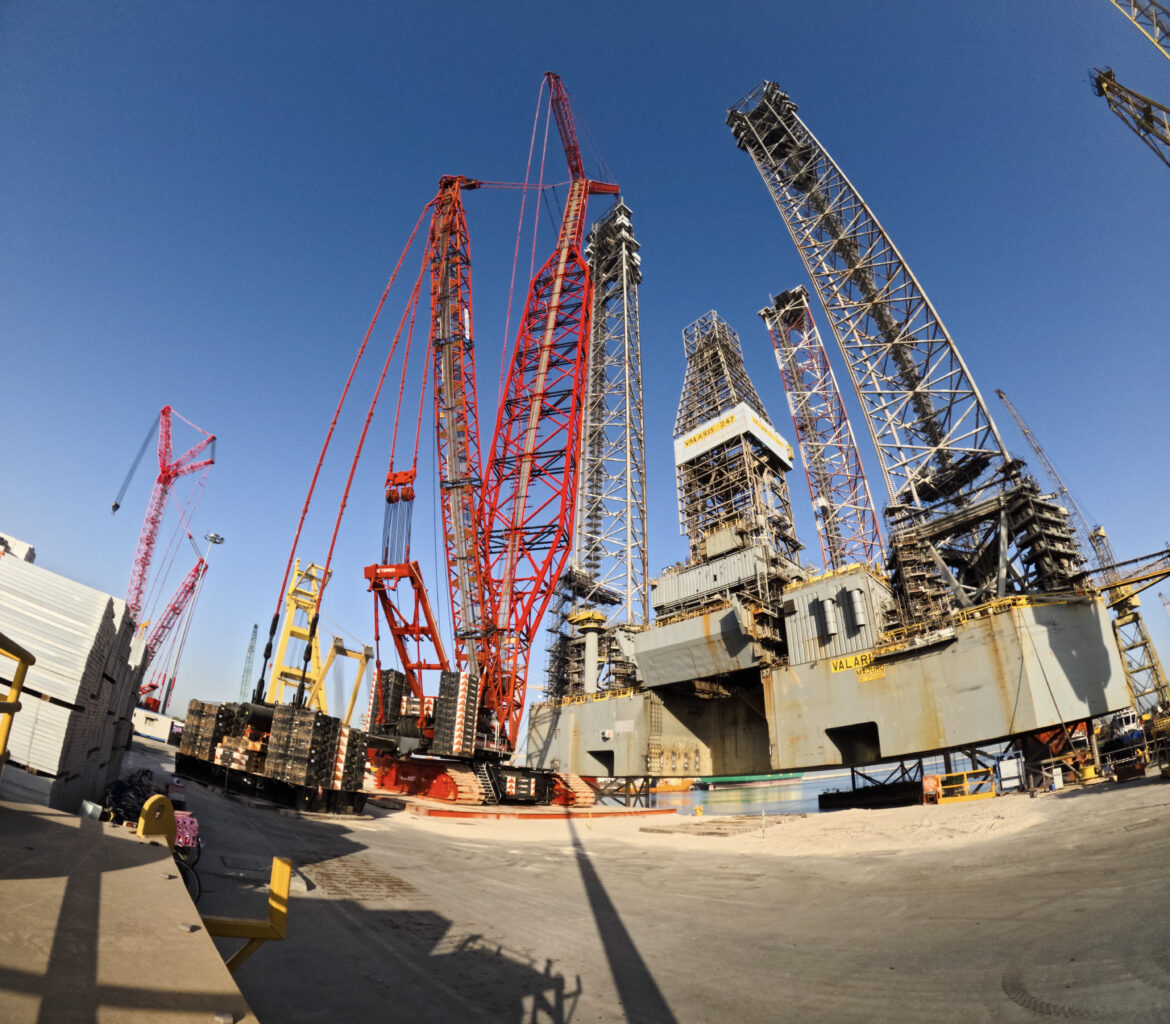105 tonnes au bout du crochet : Mammoet muscle le levage offshore !
