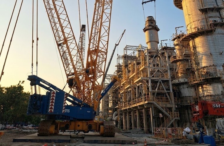Un chantier de démantèlement lourd au cœur d’un site pétrochimique stratégique en Thaïlande