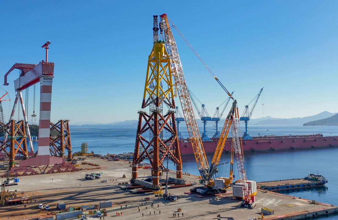 Liebherr LR 12500-1.0 : Hanchang Heavy Equipment passe à la très haute capacité