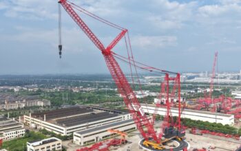 SANY frappe fort avec une grue sur chenilles de 250 000 t.m pour le nucléaire