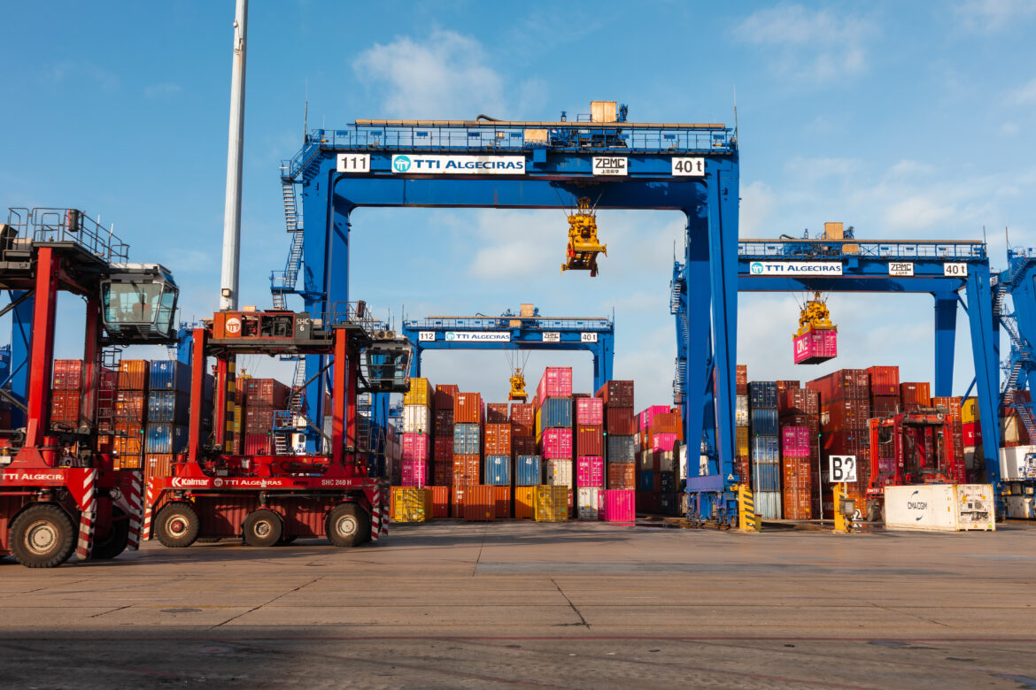 Kalmar décroche la maintenance de 40 grues portuaires à Algésiras