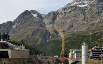 Une FM Gru prend de la hauteur au pied du Cervin