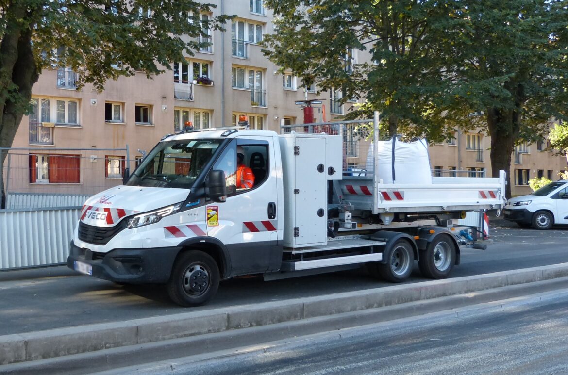 VINCI Construction électrifie ses tournées parisiennes avec l’IVECO eDaily et Maxicargo