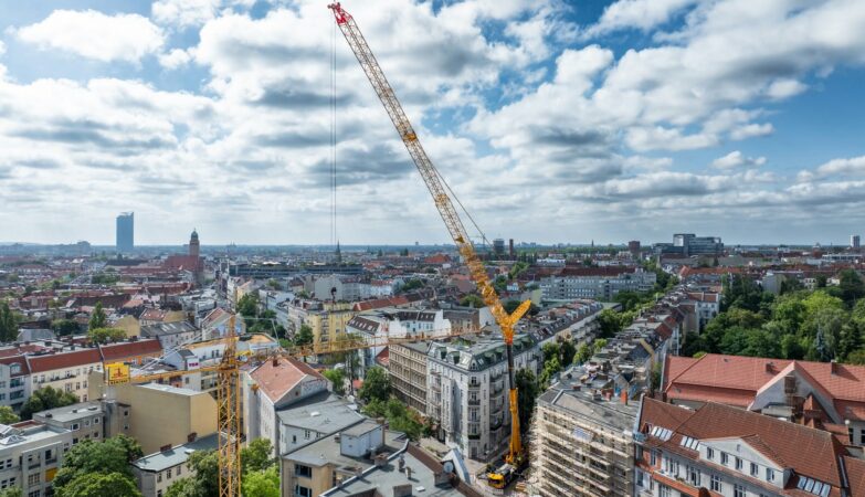 À Berlin, une Grove de 450 tonnes obligée de voyager sans sa flèche