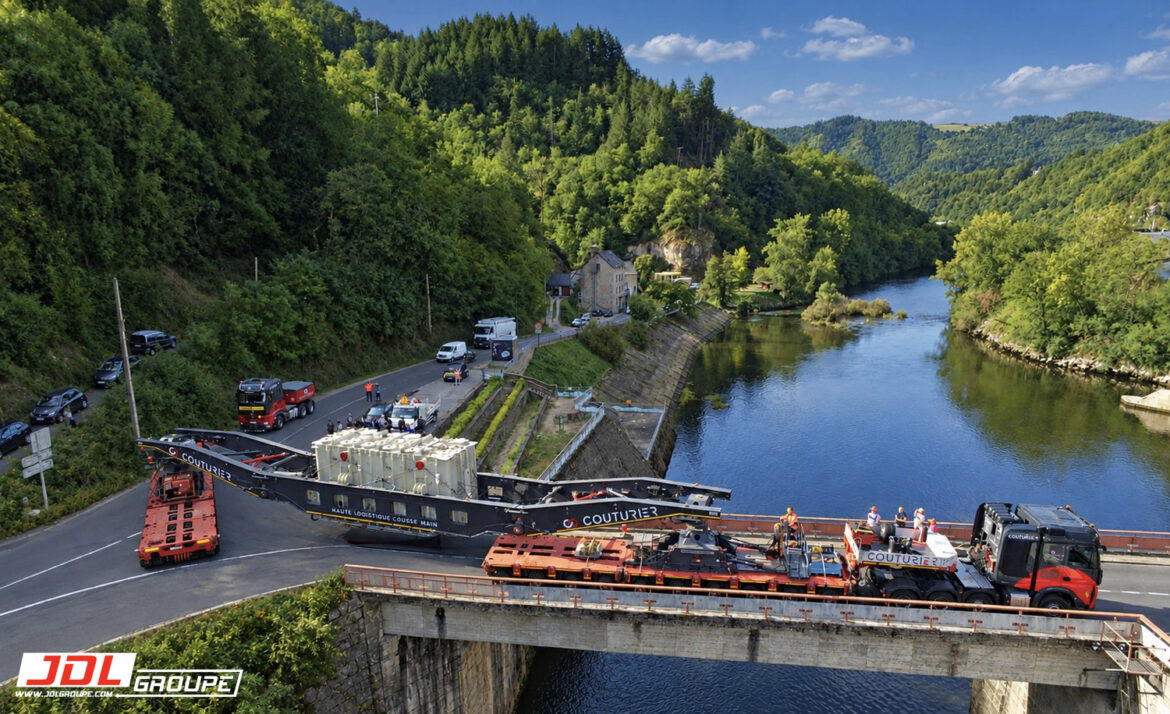 180 tonnes, 3 tracteurs et un convoi XXL pour COUTURIER !