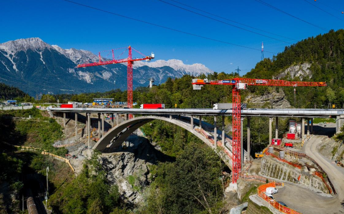 Deux grues WOLFF au-dessus des gorges du Sill : un chantier sous haute tension !