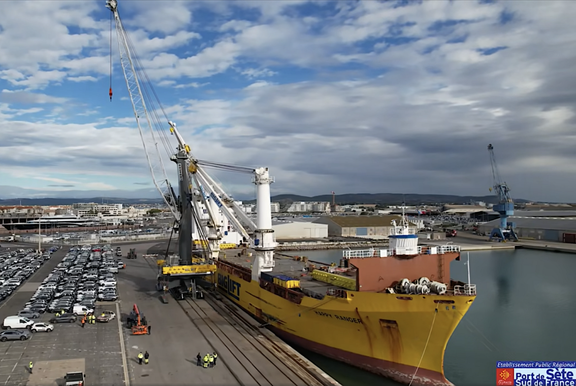 Port de Sète : une Liebherr LHM 550 de 154 tonnes entre en scène