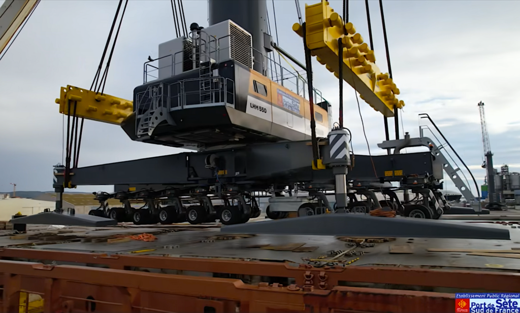 Port de Sète : une Liebherr LHM 550 de 154 tonnes entre en scène