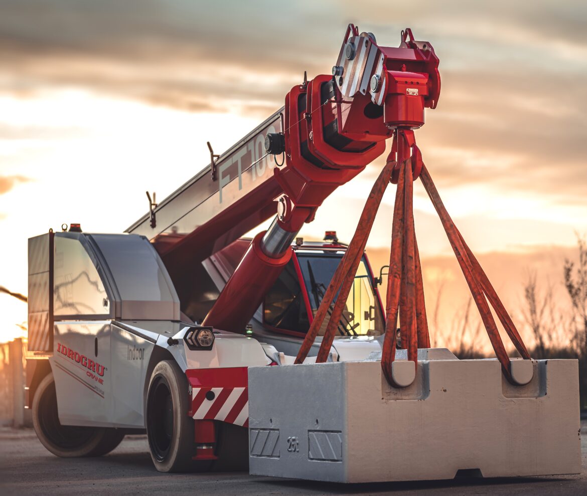 Idrogru passe à la Pick & Carry avec une grue électrique de 100 tonnes