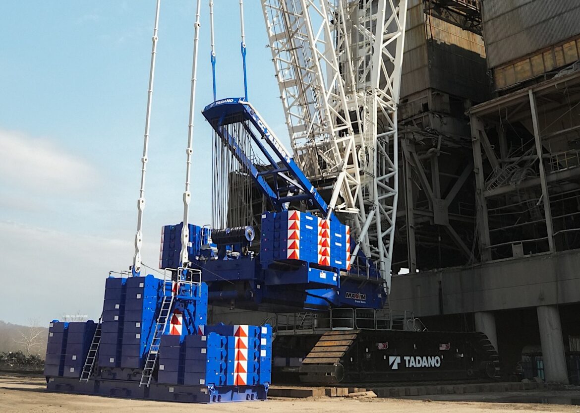 Maxim Crane et sa Tadano CC 78.1250-1 : 1 250 tonnes de muscles pour une démolition de haute précision