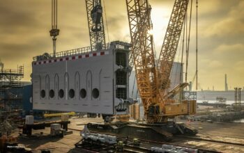 340 tonnes, deux grues géantes et une opération sous l’eau : Aertssen prépare le terrain !
